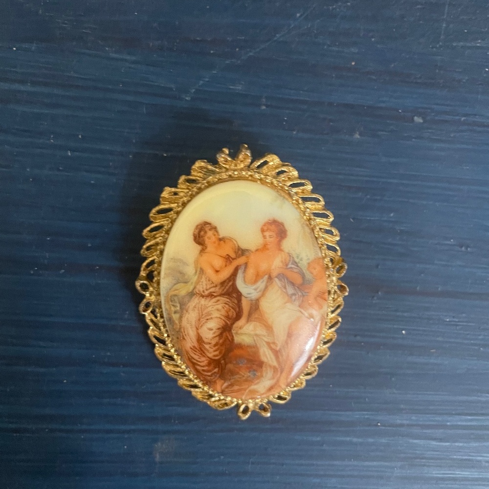 Porcelain Fragonard Brooch Ladies
